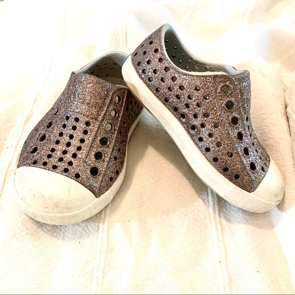 Native sparkle silver shoes